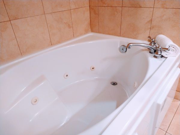 Cost of Jetted Tub Replacement in Lenoir City